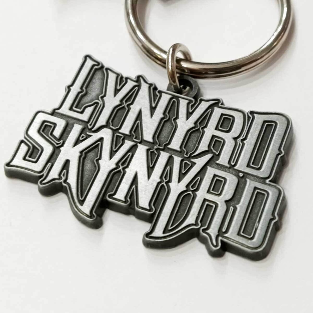 画像2: Lynyrd Skynyrd メタルキーリング キーホルダー レイナード・スキナード Logo Silver (2)